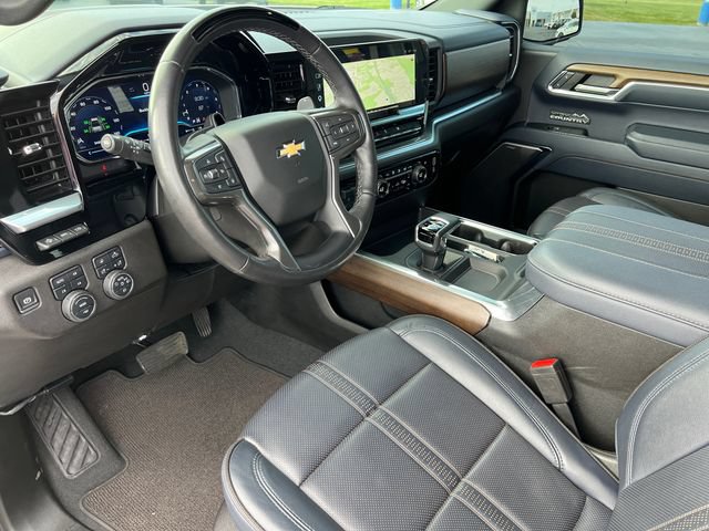 Used 2024 Chevrolet Silverado 1500 High Country w/ Technology Package AWD/4WD image 26
