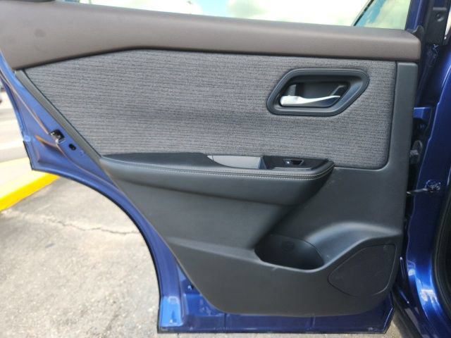 Used 2021 Nissan Rogue SV FWD image 23