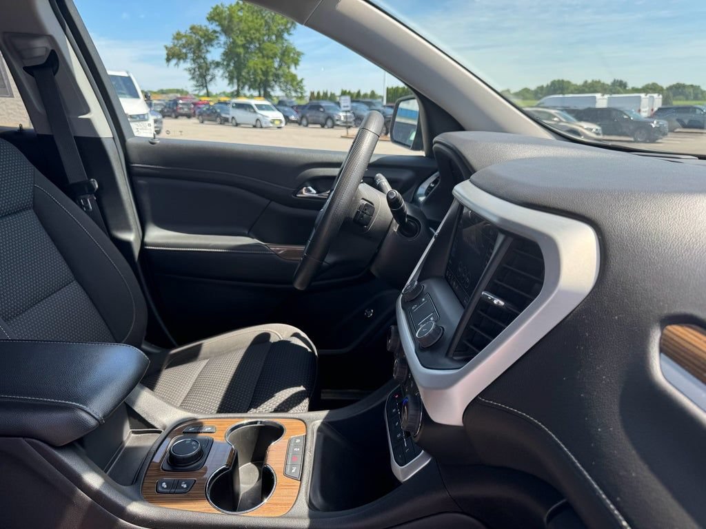 Used 2023 GMC Acadia SLE w/ Driver Convenience Package FWD image 15