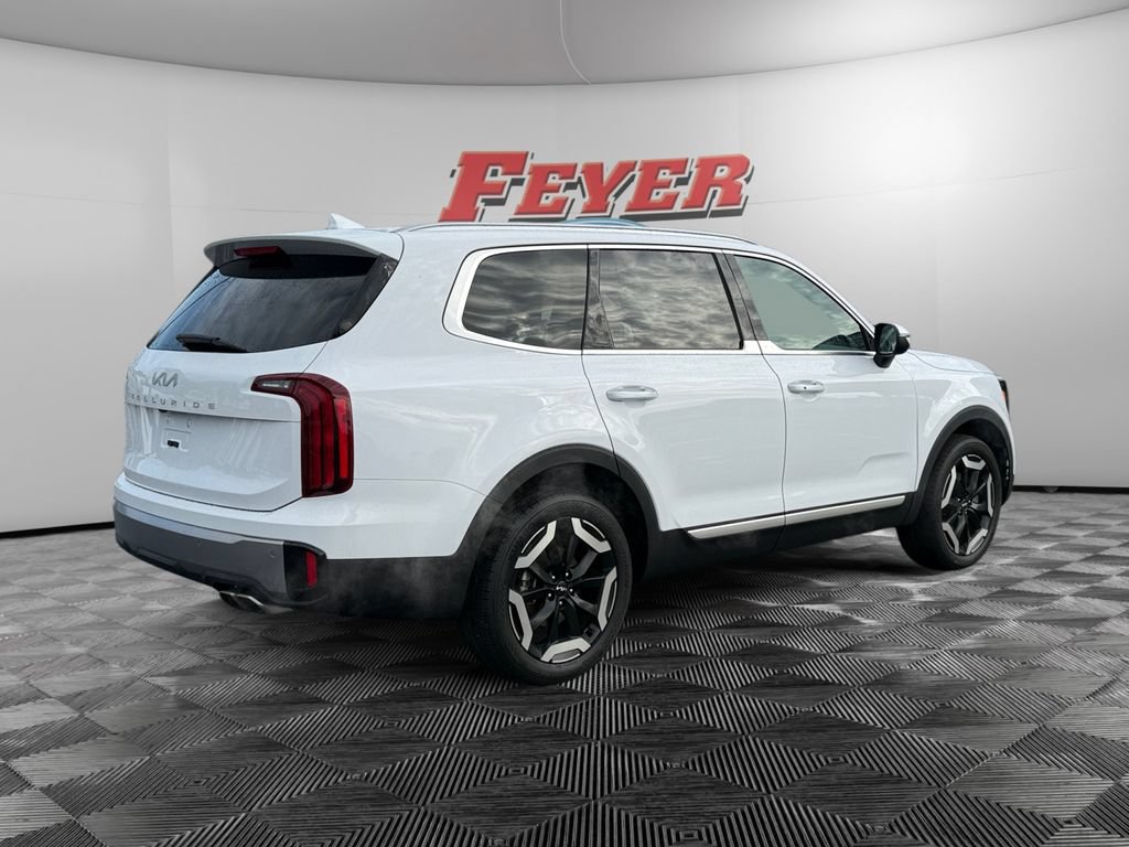 Used 2025 Kia Telluride S FWD image 5