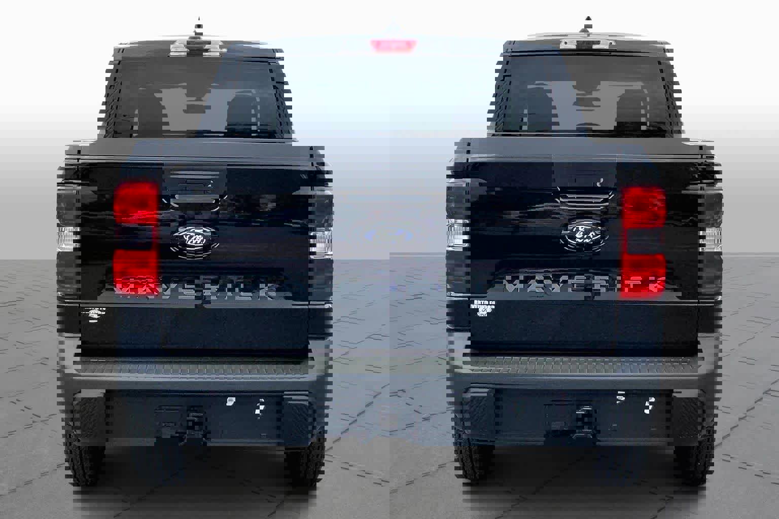 Certified 2025 Ford Maverick XLT image 2