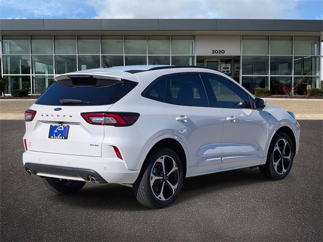 Certified 2024 Ford Escape ST-Line Select w/ Tech Pack #2 image 4