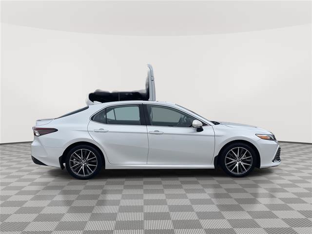Used 2022 Toyota Camry XLE w/ Navigation Upgrade Package FWD image 6
