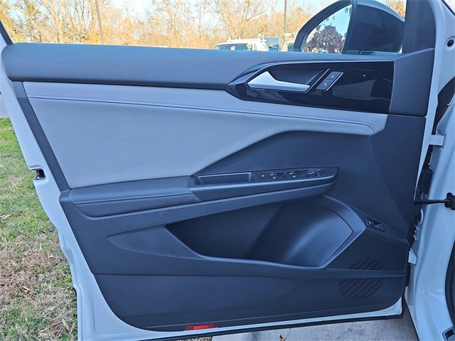 Used 2024 Volkswagen Taos SE image 27