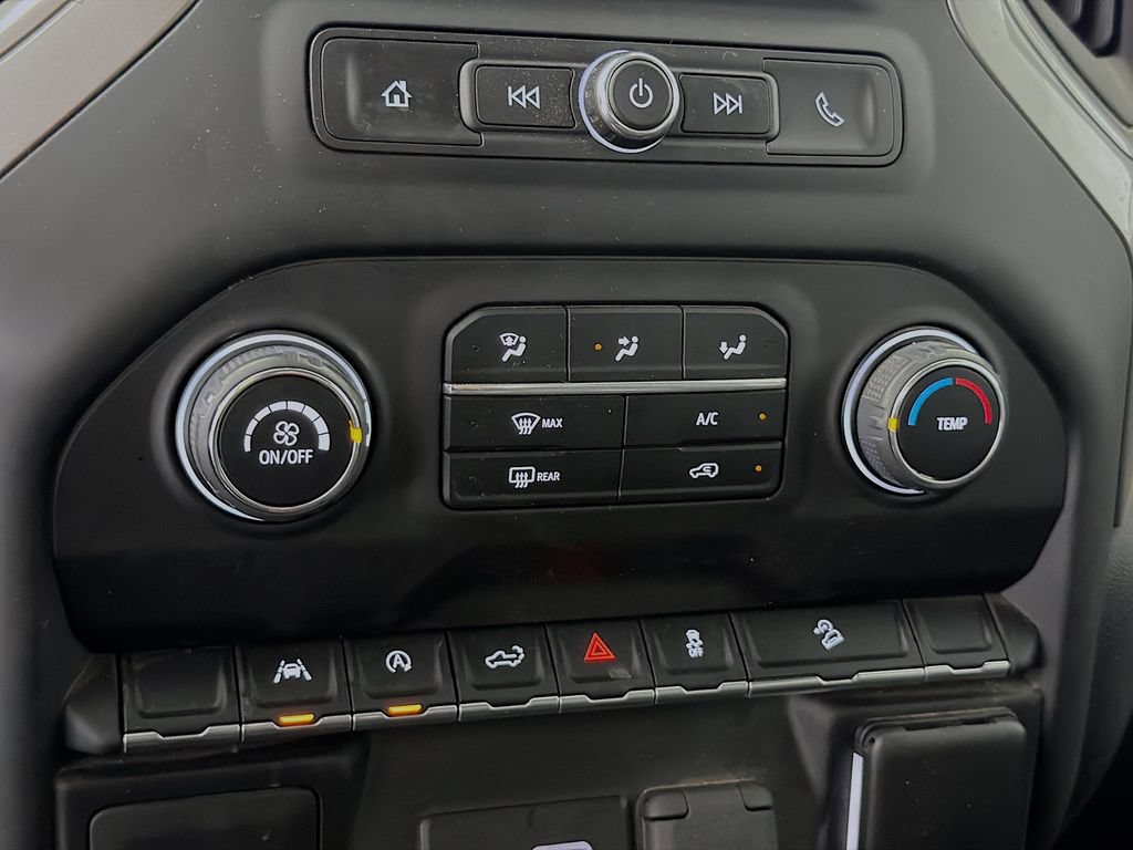 Used 2022 Chevrolet Silverado 1500 Custom Trail Boss AWD/4WD image 17