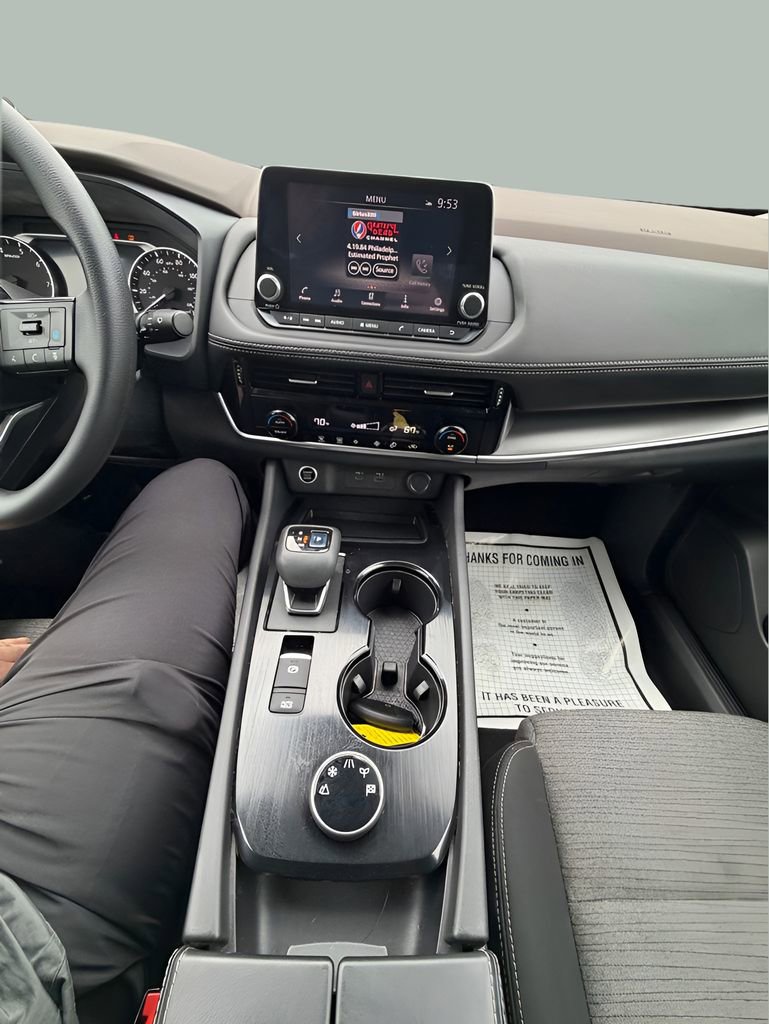 Used 2022 Nissan Rogue SV AWD/4WD image 22
