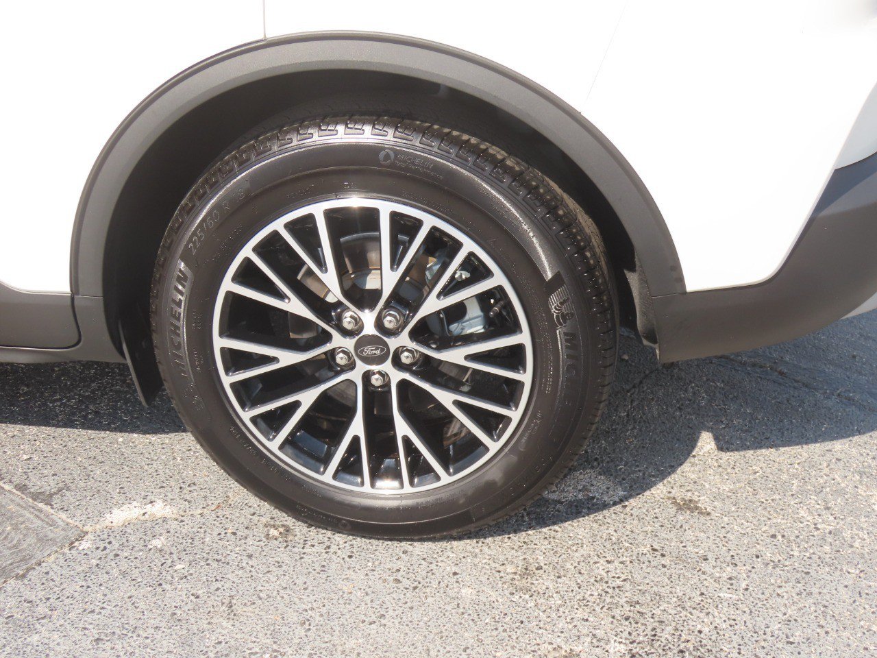 Certified 2025 Ford Escape SE FWD image 18