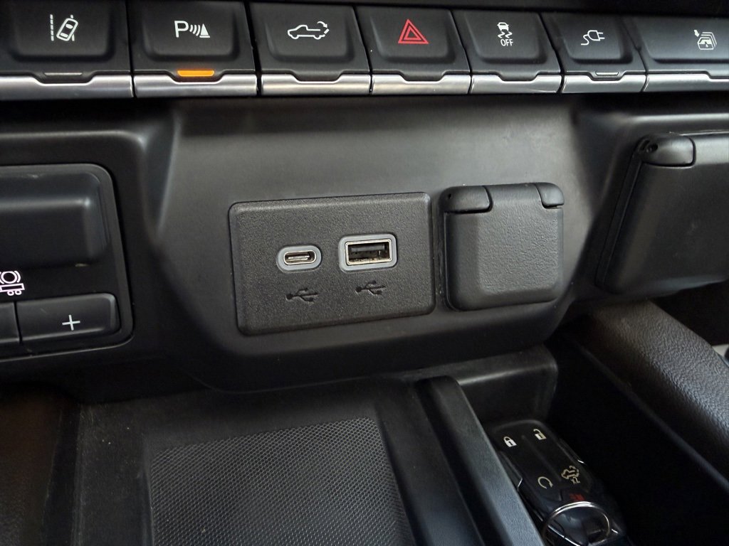 Used 2022 GMC Sierra 3500 Denali w/ Denali Ultimate Package image 17