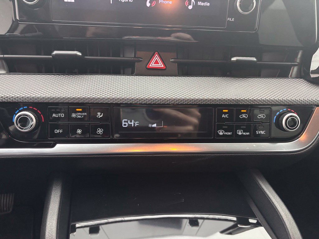 Used 2023 Kia Sportage LX AWD/4WD image 6