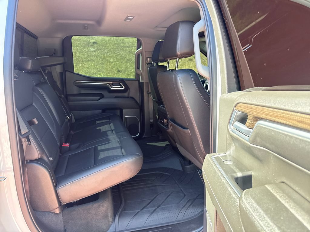Used 2023 Chevrolet Silverado 1500 RST w/ Redline Edition AWD/4WD image 23
