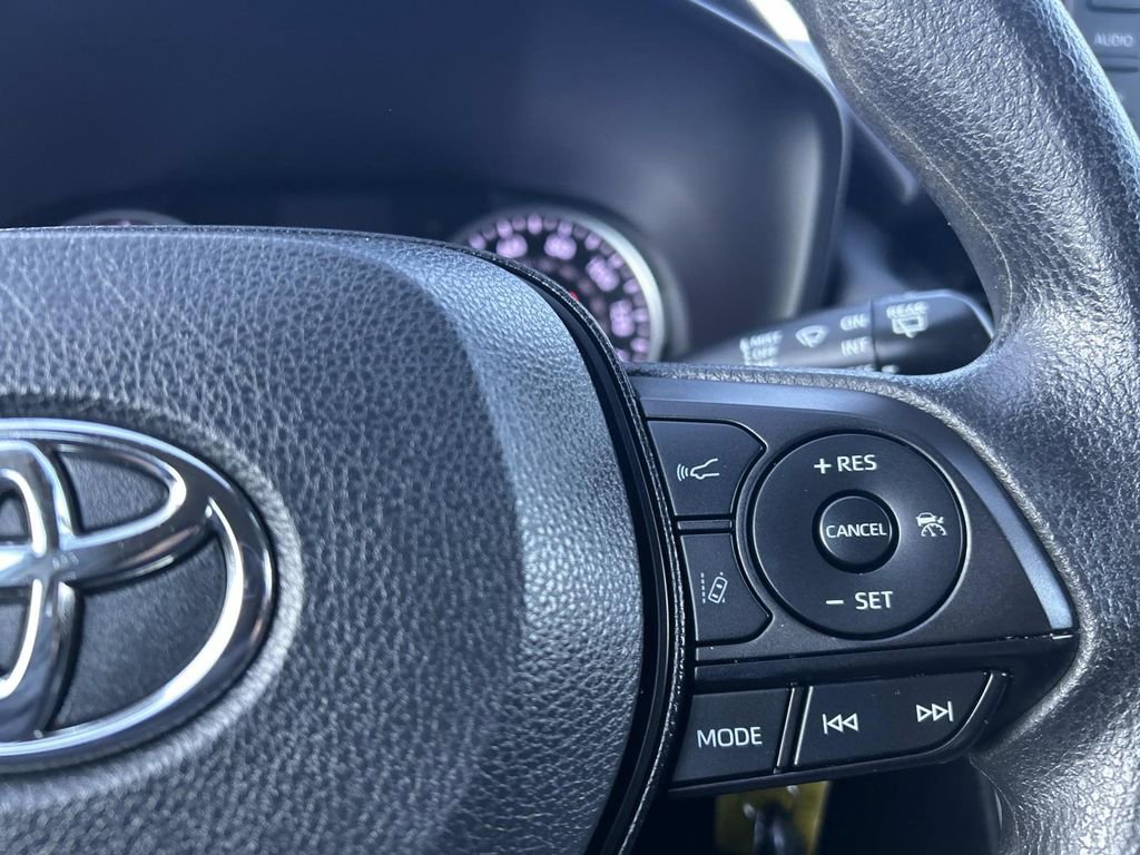 Used 2019 Toyota RAV4 LE image 23