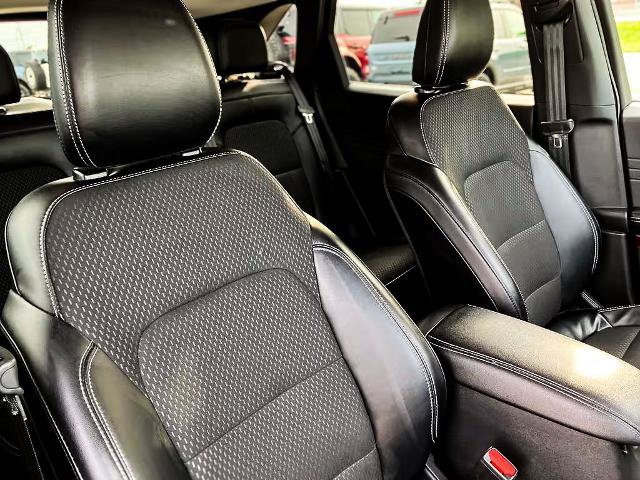 Certified 2025 Ford Escape SE FWD image 19