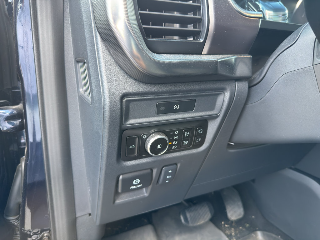 Certified 2025 Ford F150 Platinum AWD/4WD image 12