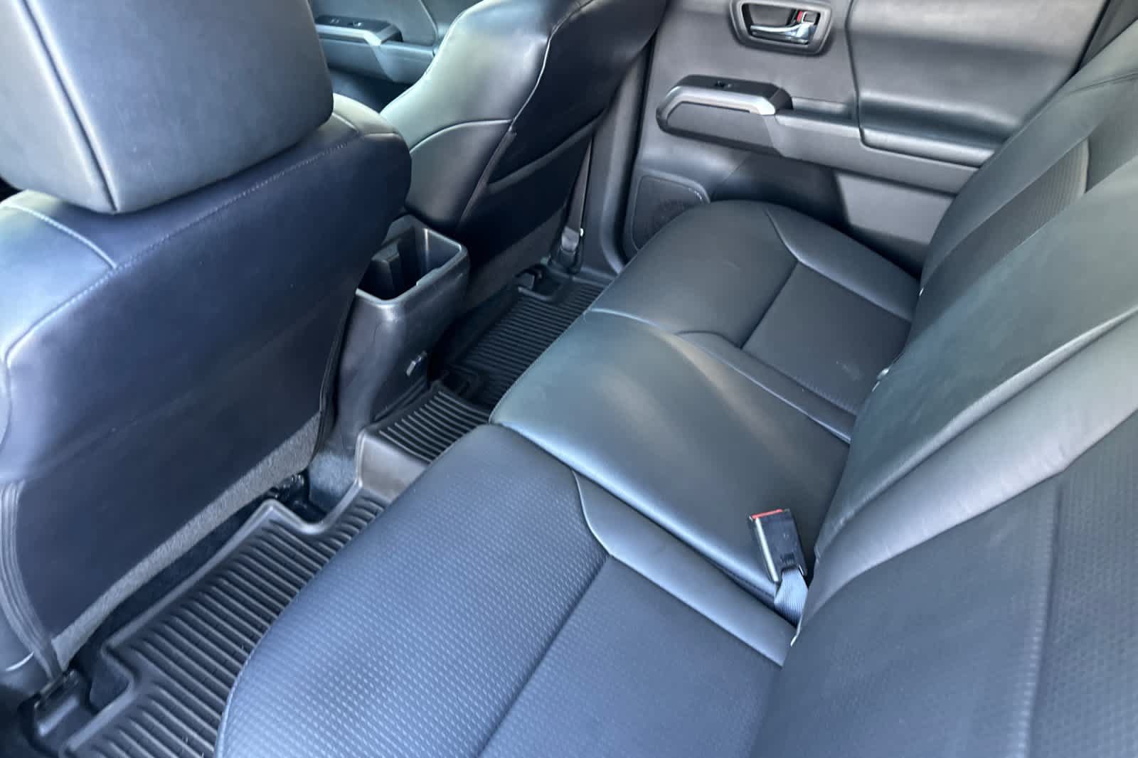 Used 2023 Toyota Tacoma Limited AWD/4WD image 4