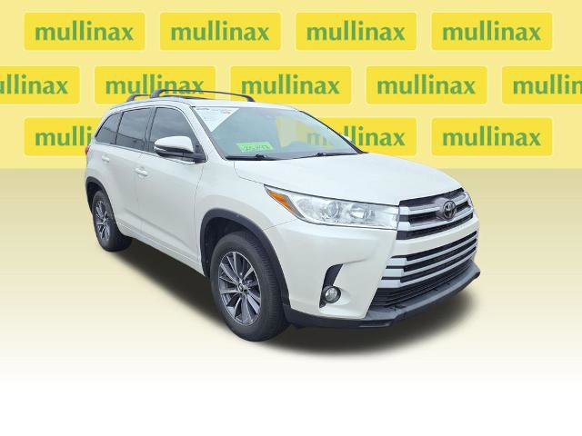 Used 2018 Toyota Highlander XLE w/ Carpet Mat Package (TMS)