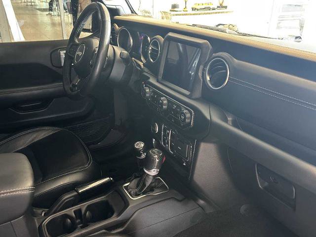 Used 2023 Jeep Wrangler Unlimited Sahara w/ Cold Weather Group AWD/4WD image 28