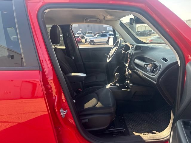 Used 2023 Jeep Renegade Latitude w/ Premium Group AWD/4WD image 11