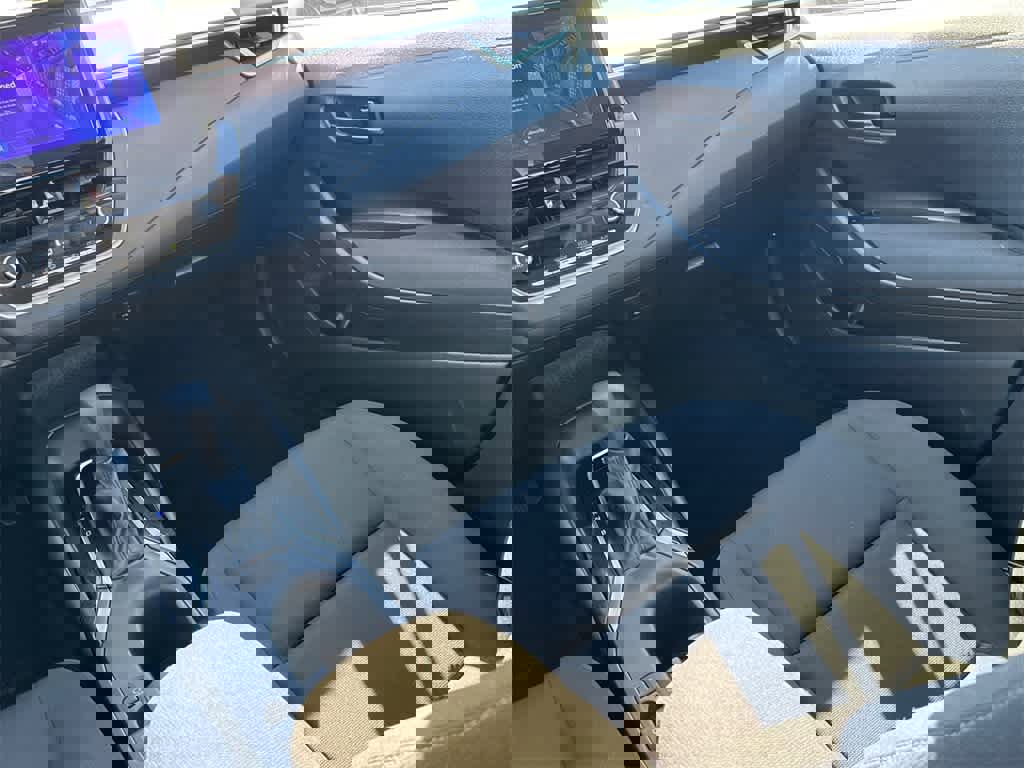 Used 2024 Toyota Corolla LE image 19