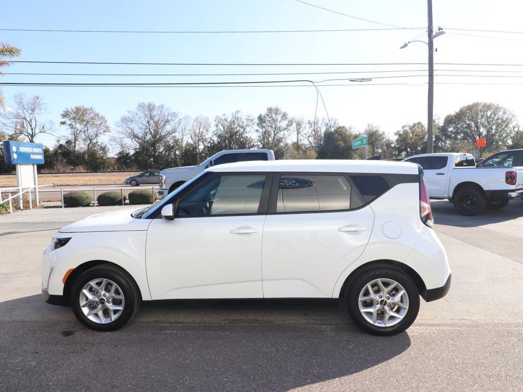 Used 2025 Kia Soul LX w/ LX Technology Package image 2