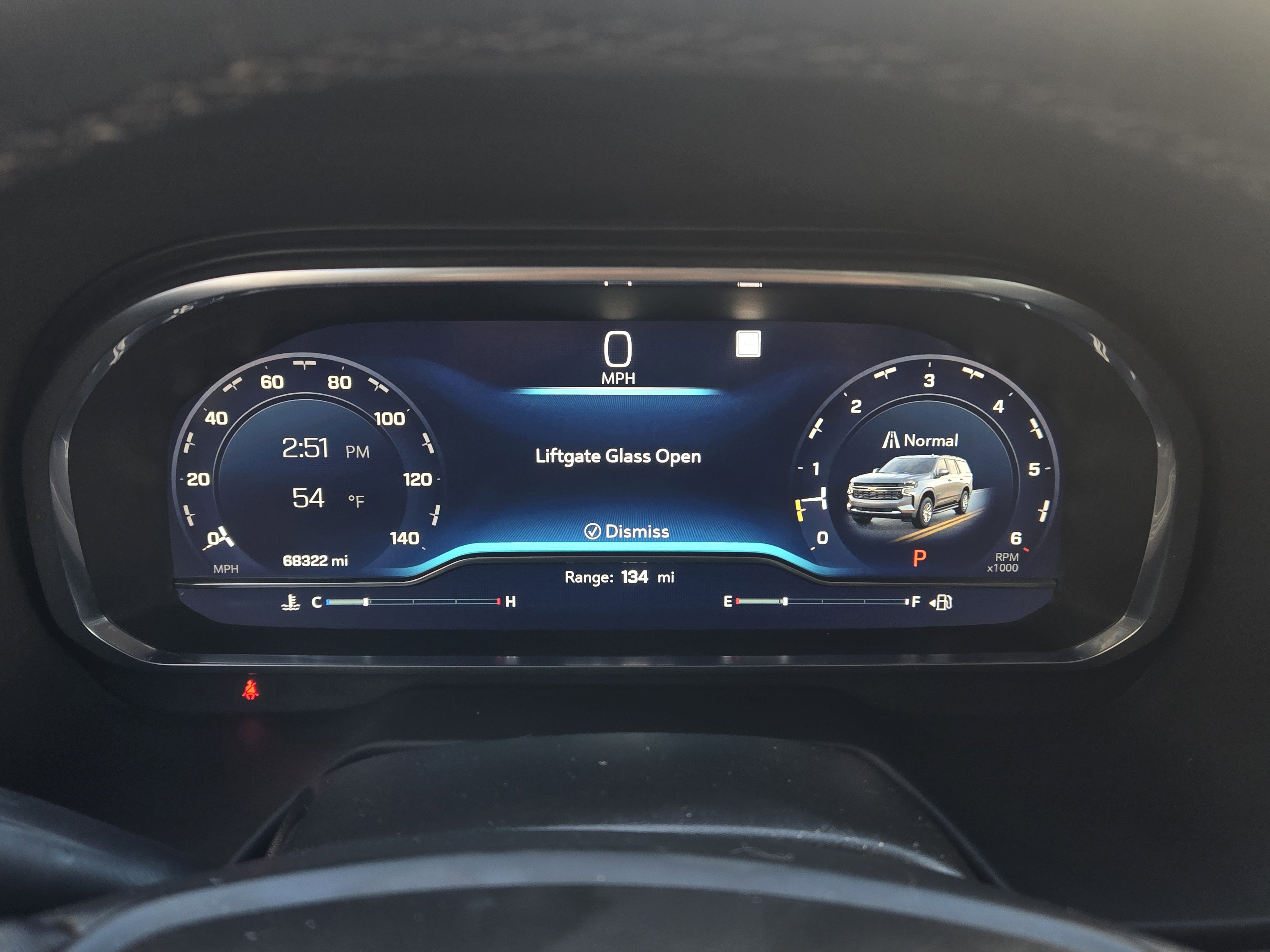 Used 2022 Chevrolet Suburban LT w/ Luxury Package image 11