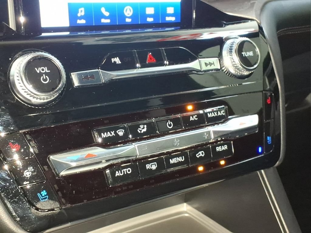 Certified 2023 Ford Explorer Platinum w/ Technology Package AWD/4WD image 10