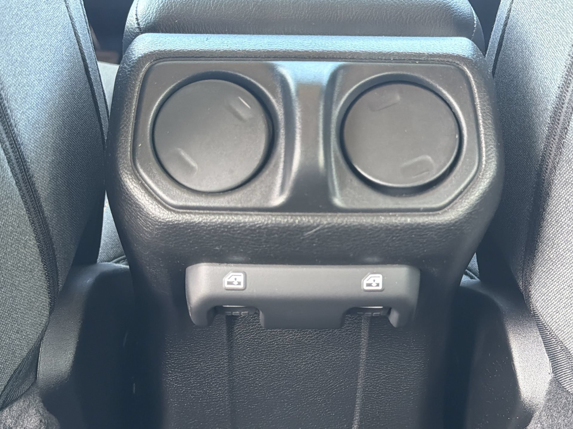 Used 2025 Jeep Wrangler Unlimited Sport AWD/4WD image 36