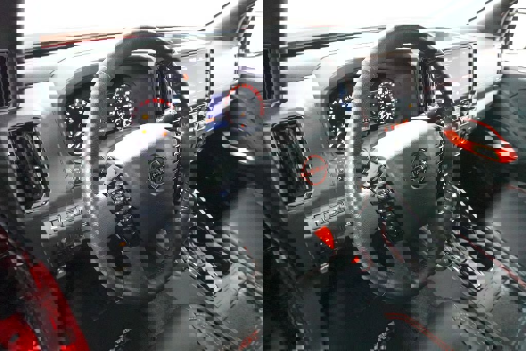 Used 2025 Nissan Frontier PRO-4X w/ Pro Premium Package AWD/4WD image 26