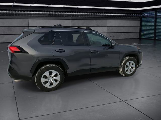 Used 2021 Toyota RAV4 LE image 7
