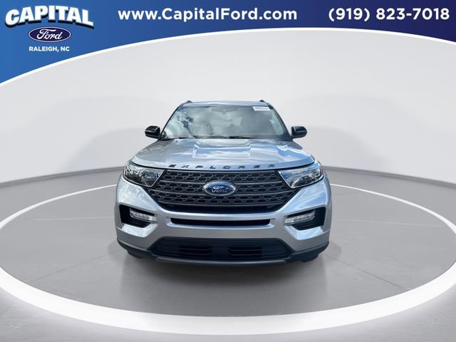 Certified 2022 Ford Explorer XLT w/ Equipment Group 202A image 9