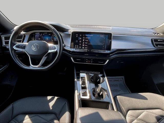Used 2025 Volkswagen Atlas Cross Sport SE FWD image 9