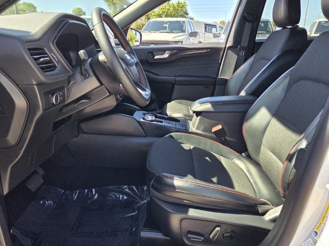 Certified 2025 Ford Escape ST-Line FWD image 12