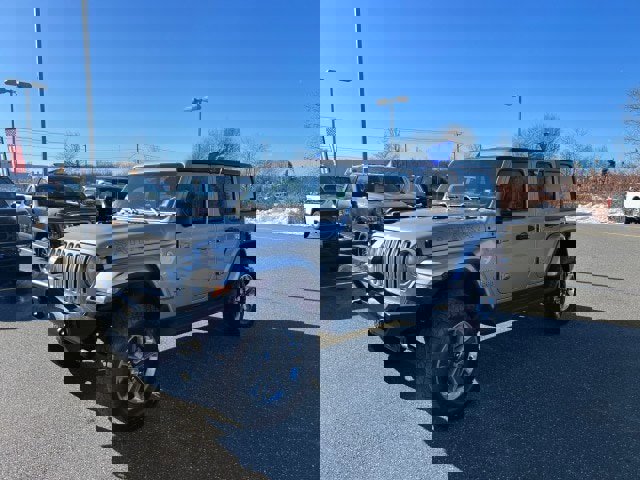 Used 2018 Jeep Wrangler Unlimited Sahara w/ Dual Top Group image 3