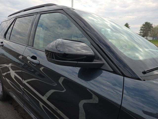 Certified 2022 Ford Explorer XLT w/ Equipment Group 202A image 8