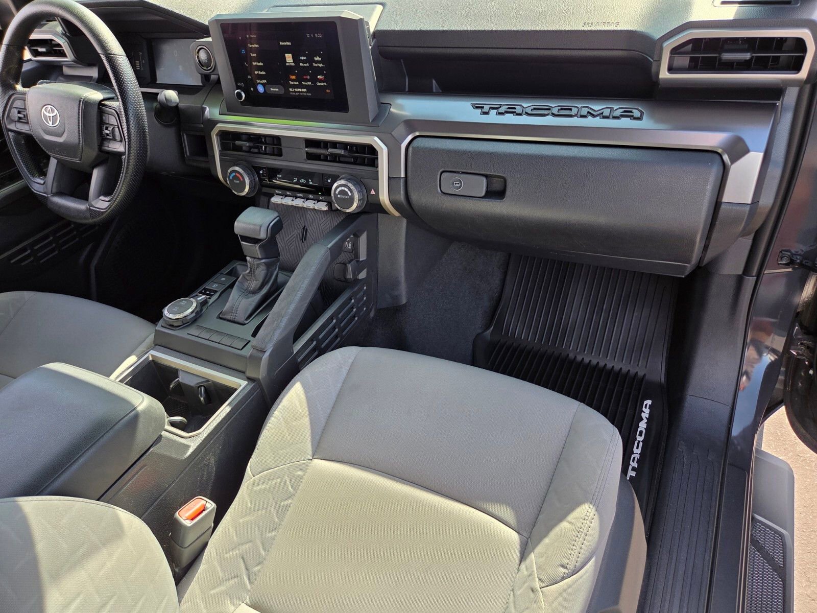 Used 2025 Toyota Tacoma SR5 AWD/4WD image 16