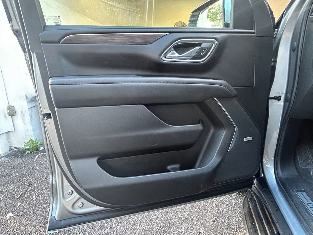 Used 2023 Chevrolet Suburban LT image 37