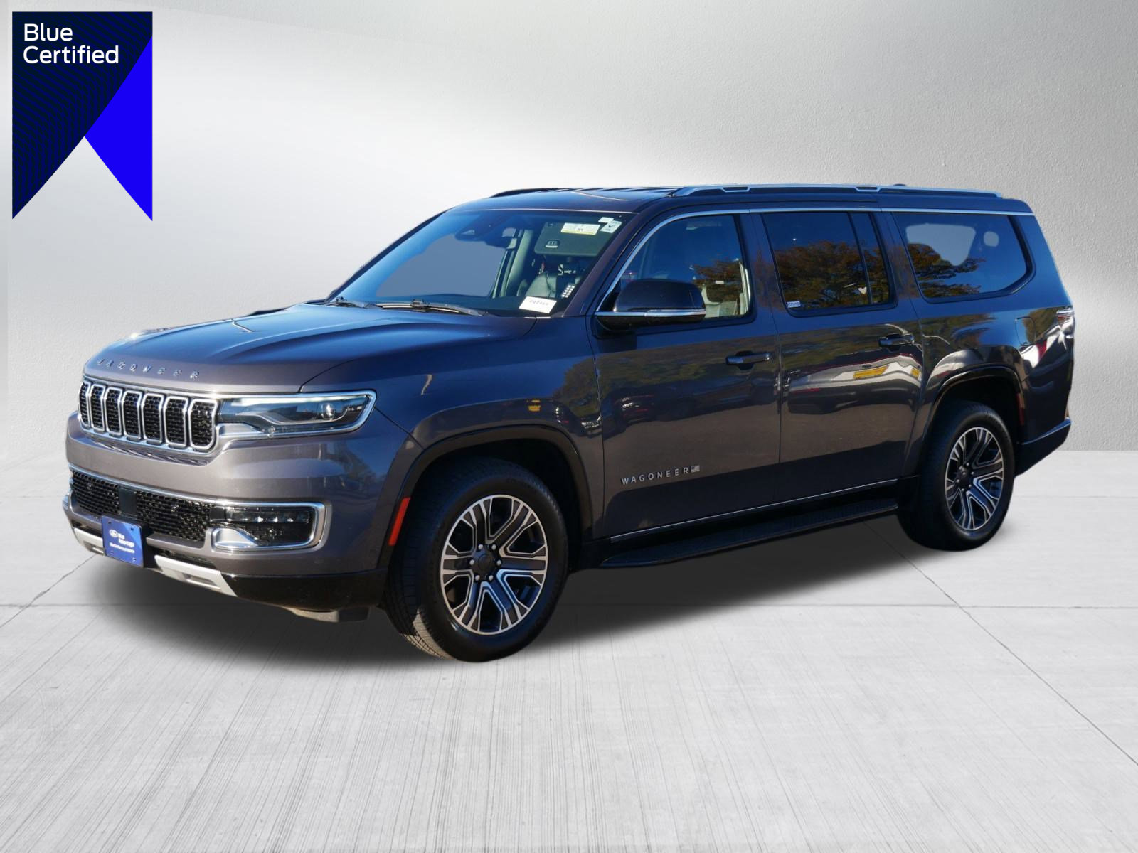 Used 2024 Jeep Wagoneer L Series II w/ Flexible Seating Group image 1