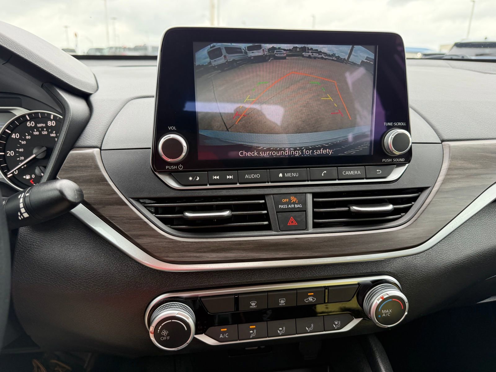 Used 2025 Nissan Altima 2.5 SV FWD image 16