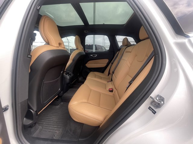 Used 2021 Volvo XC60 T5 Inscription w/ Protection Package image 6