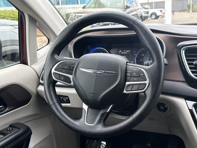 Used 2020 Chrysler Voyager Lxi FWD image 23