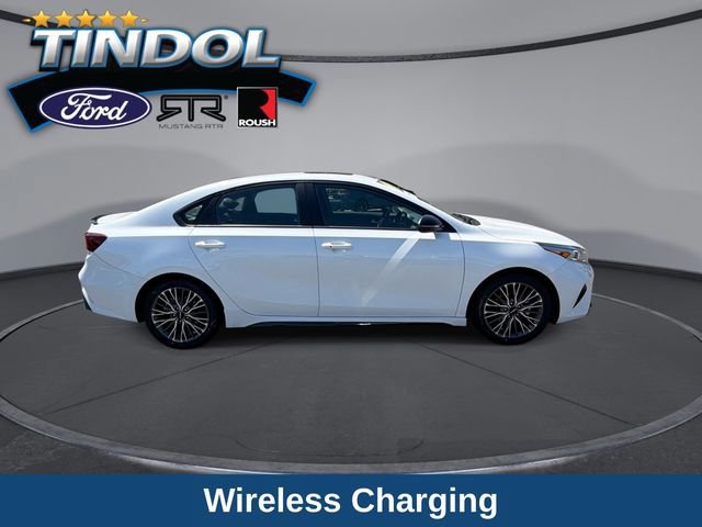 Used 2023 Kia Forte GT-Line w/ GT-Line Premium Package FWD image 2