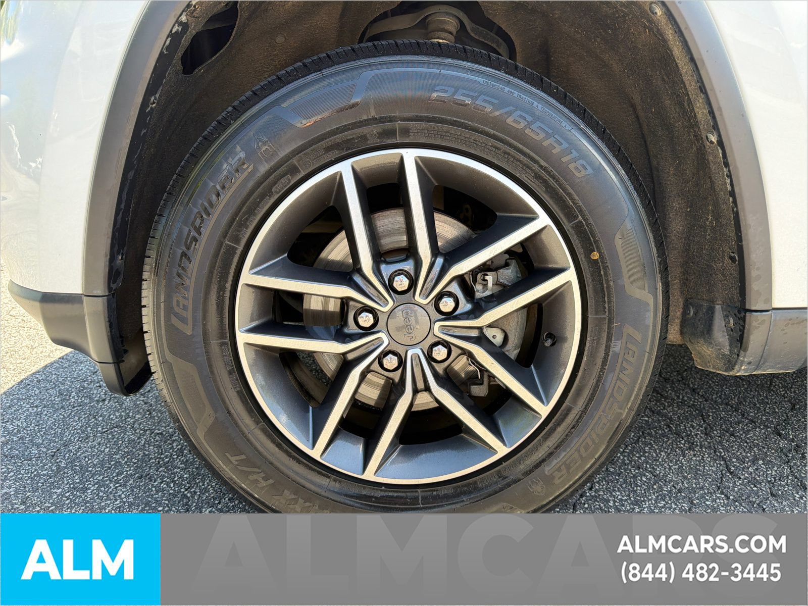 Used 2020 Jeep Grand Cherokee Limited AWD/4WD image 12