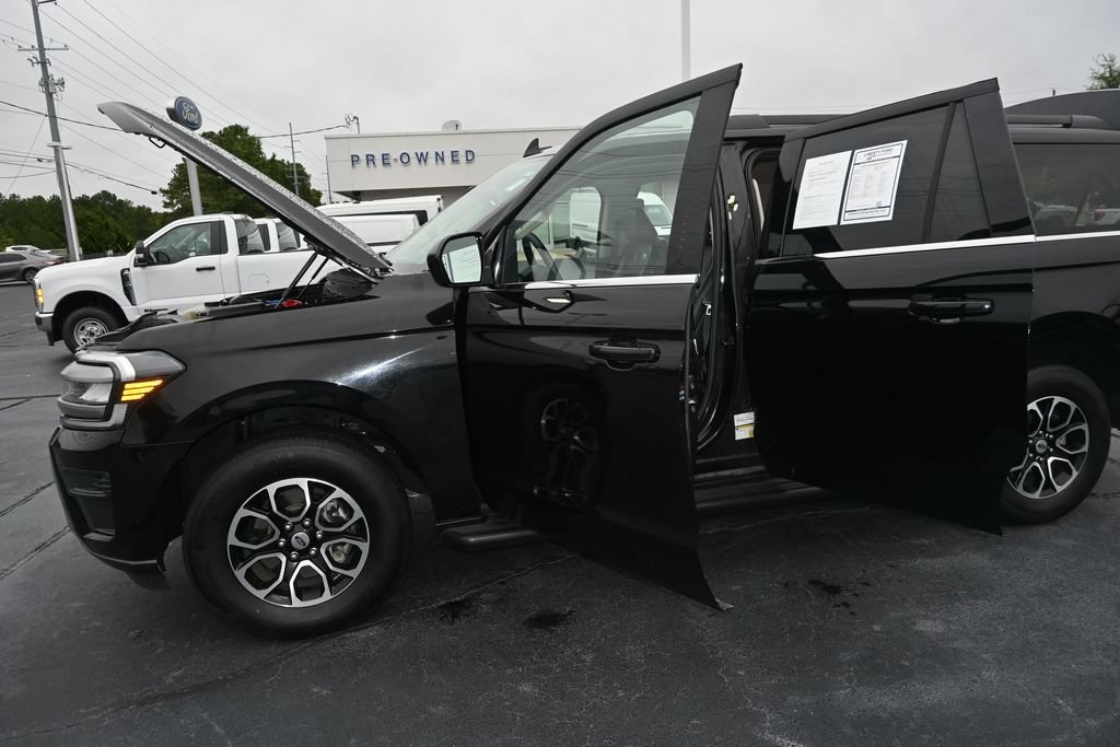 Certified 2024 Ford Expedition Max XLT RWD image 13