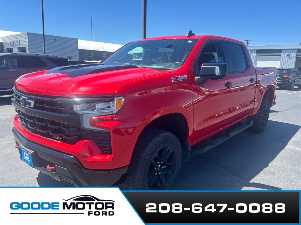 Used 2022 Chevrolet Silverado 1500 LT Trail Boss w/ Convenience Package II AWD/4WD image 2