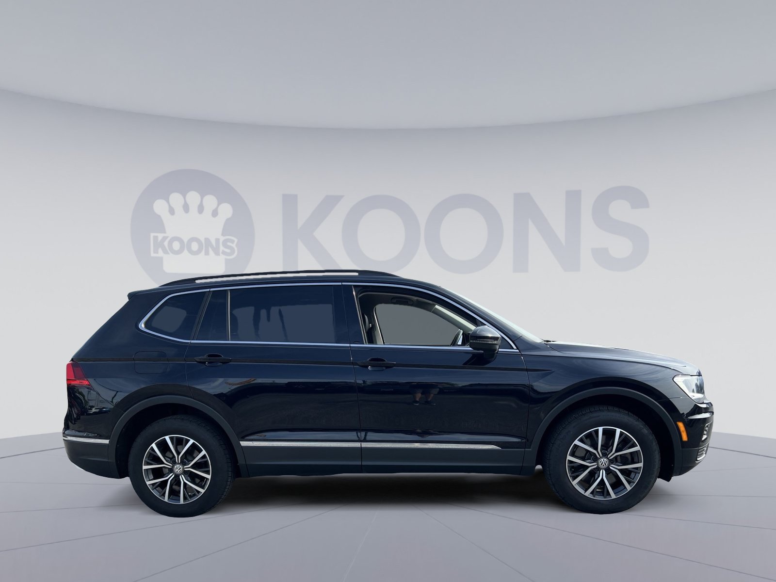 Used 2020 Volkswagen Tiguan SE AWD/4WD image 8