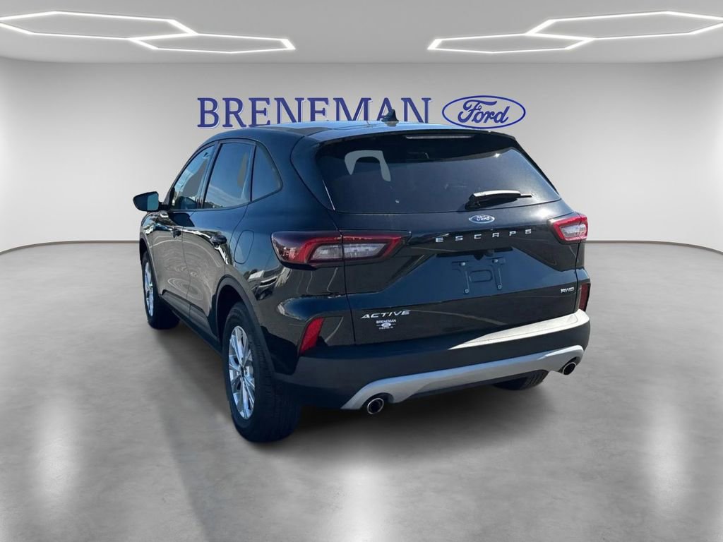 Certified 2025 Ford Escape Active w/ Cold Weather Package image 3