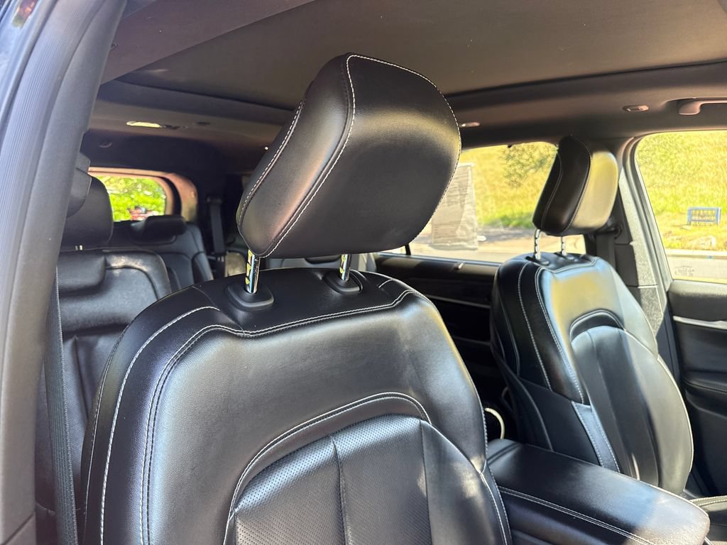 Used 2024 Jeep Grand Cherokee L Limited w/ Luxury Tech Group II AWD/4WD image 34
