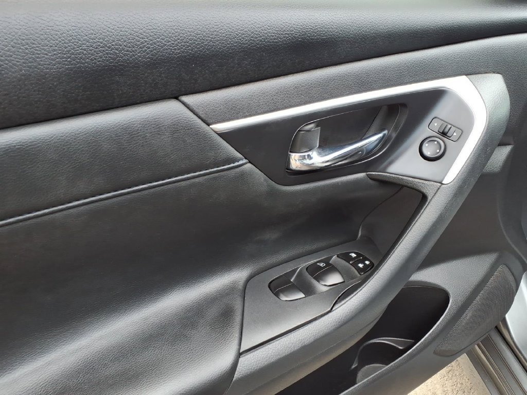 Used 2018 Nissan Altima 2.5 SR FWD image 5