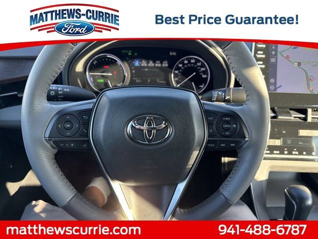 Used 2020 Toyota Avalon Limited image 8
