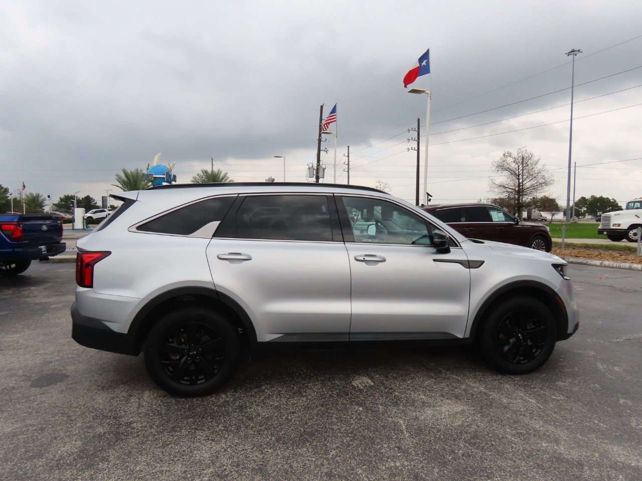 Used 2021 Kia Sorento S image 10