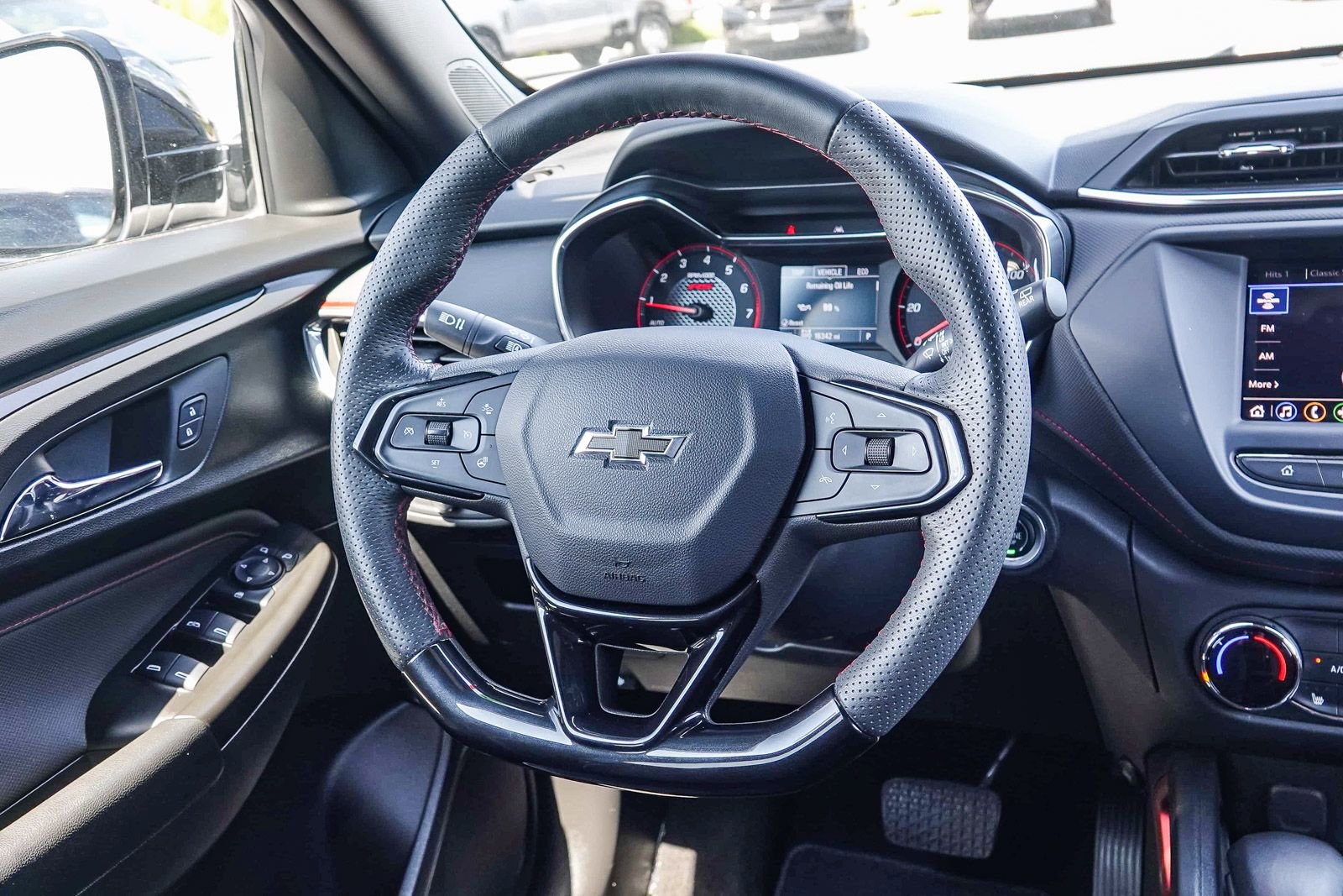 Used 2022 Chevrolet TrailBlazer RS AWD/4WD image 14